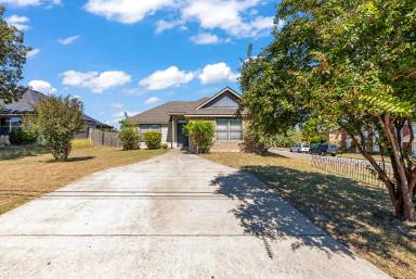 Main picture of 2504 Saulsbury Dr