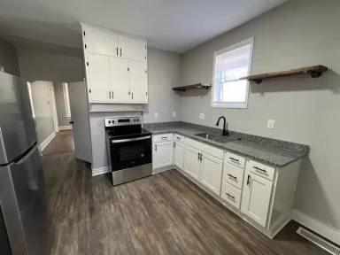 Main picture of 220 W Park Ave
