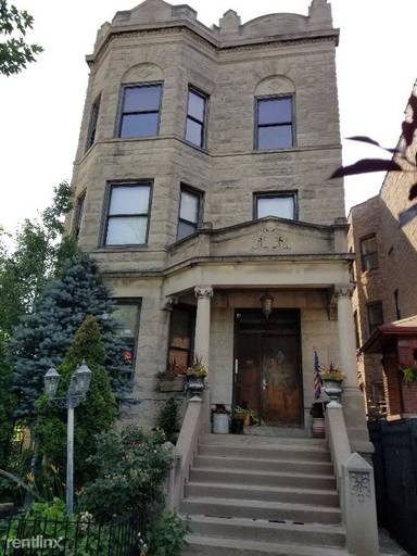Main picture of 1204 N Kedzie Ave