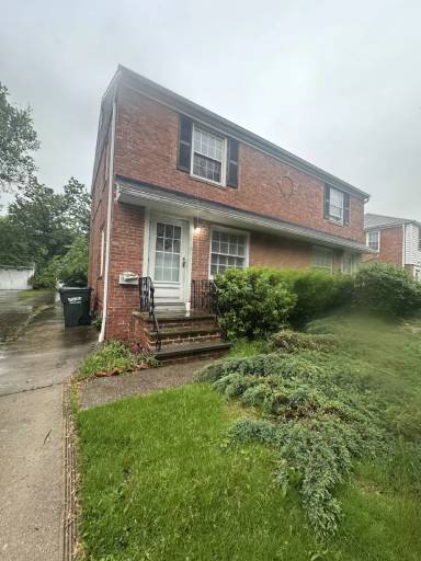 Main picture of 25230-25250 Lake Shore Blvd