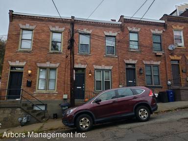 Main picture of 102 E Jefferson St