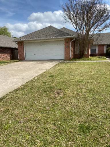 Main picture of 221 Fox Run Pl