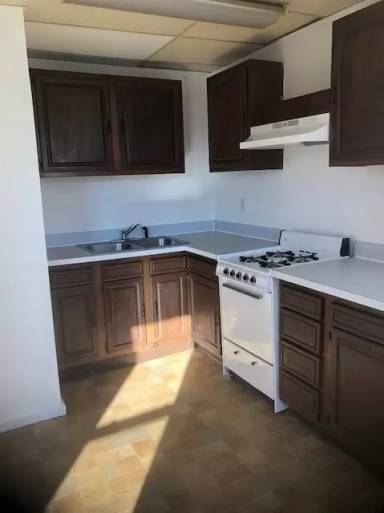 Main picture of 301 W 4th St