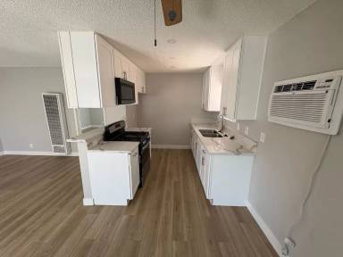 Main picture of 2309 W Valencia Dr