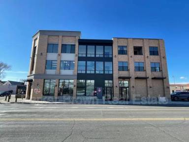 Main picture of 24 W Main St