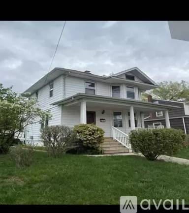 Main picture of 31 Irving Pl
