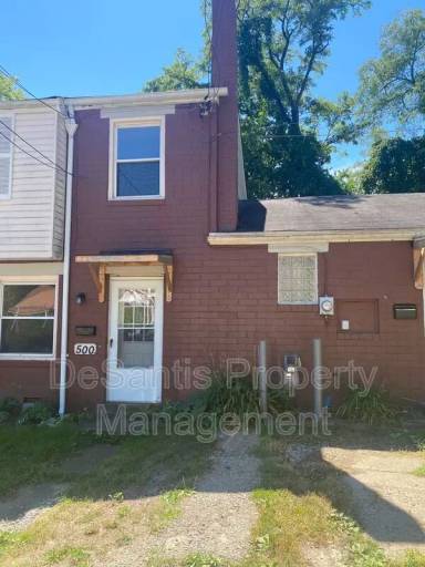 Main picture of 498 Cypress Dr