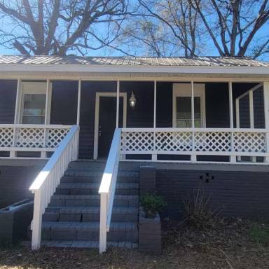 Main picture of 810 Monroe St