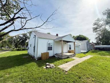 Main picture of 2602 W College St