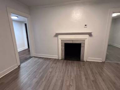 Main picture of 2219 Locust St