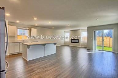 Main picture of 208 N 28th Pl