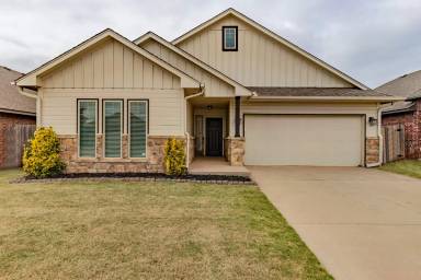 Main picture of 19417 Thomas Ct