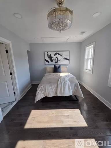 Main picture of 413 Ingraham St NW