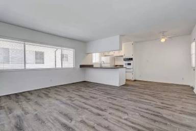 Main picture of 1256 Manhattan Beach Blvd