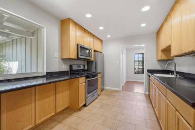 Main picture of 1835 Sandalwood Dr