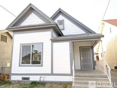 Main picture of 2919 Manitou Ave