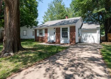 Main picture of 1245 E Minota St