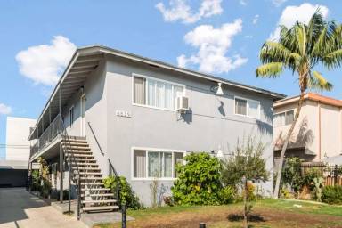 Main picture of 4839 W 17th St