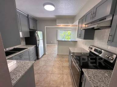 Main picture of 4411 S Semoran Blvd