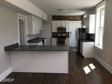 Main picture of 2652 N Marshfield Ave