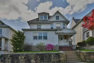 Main picture of 2027 Prospect Ave