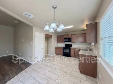 Main picture of 1112 Roanoke Dr