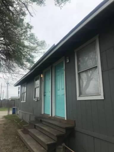Main picture of 8125 Airlift Ave