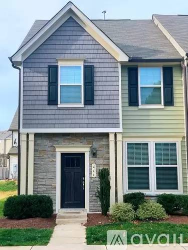 Main picture of 444 Carthage Ct