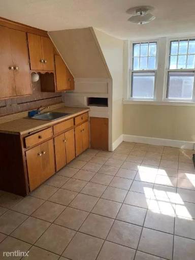 Main picture of 13 Olcott Pl