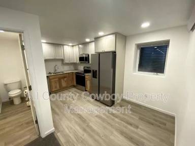 Main picture of 1710 Walsh Ct