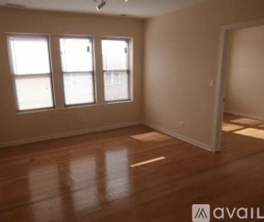 Main picture of 4751 N Troy St