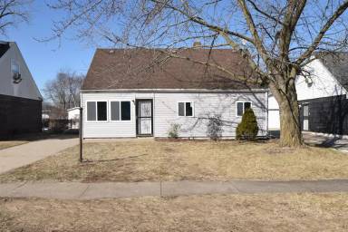 Main picture of 2340 Wilson St