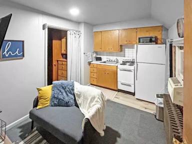 Main picture of 208 2nd St SE