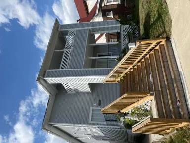 Main picture of 4588 High St