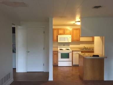 Main picture of 815 Lyndhurst Rd