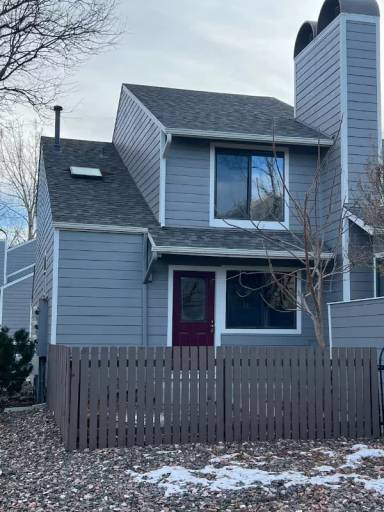 Main picture of 350 S Taft Ct