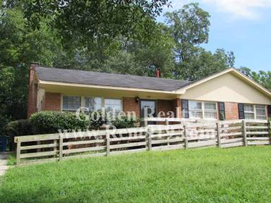 Main picture of 909 Greenwich St