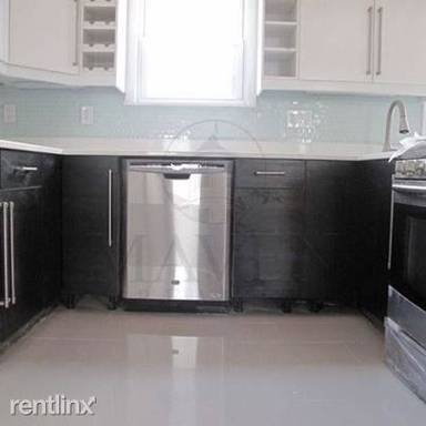 Main picture of 72 Orchard St