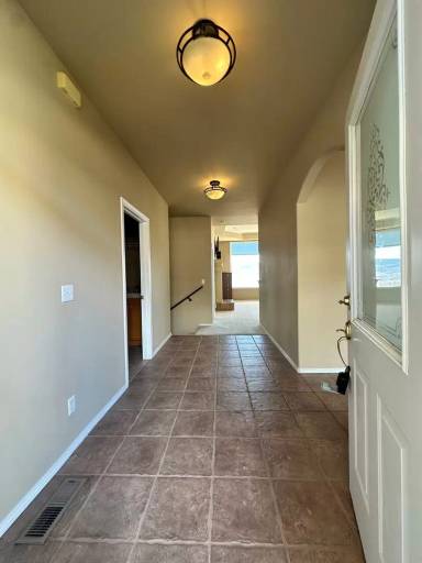 Main picture of 946 Briarwood Dr