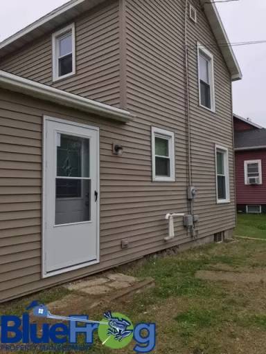 Main picture of 169 S Wisconsin St