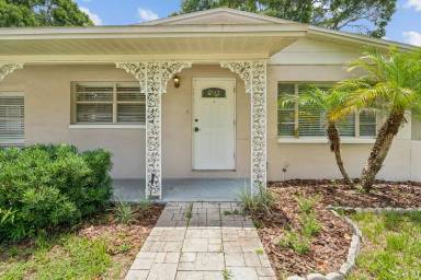 Main picture of 4508 S Lois Ave