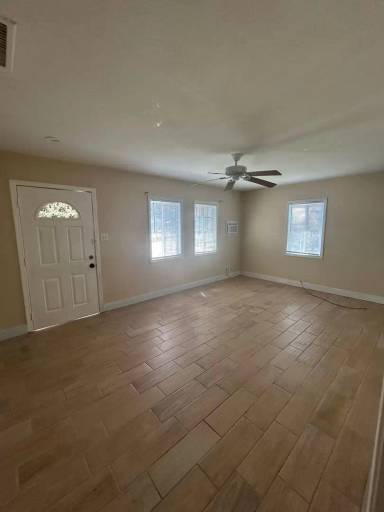 Main picture of 14384 Locust St