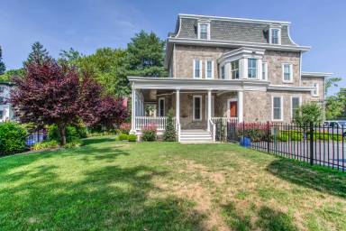 Main picture of 4033 Pine St