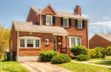 Main picture of 4803 Russell Ave