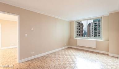 Main picture of 30 Lincoln Plaza