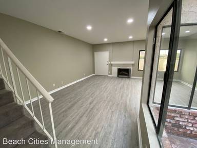 Main picture of 9744 Walker St