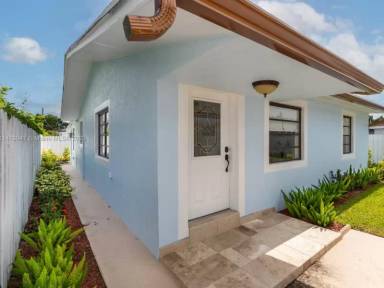 Main picture of 2433 SW 19th St