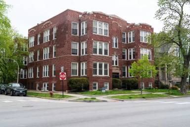 Main picture of 3601-05 N. Janssen Ave 1420-24 W. Addison St
