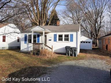 Main picture of 2910 E 10th St