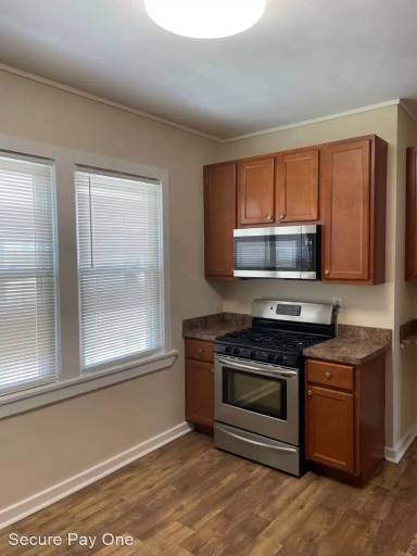 Main picture of 518 N Sheridan Rd